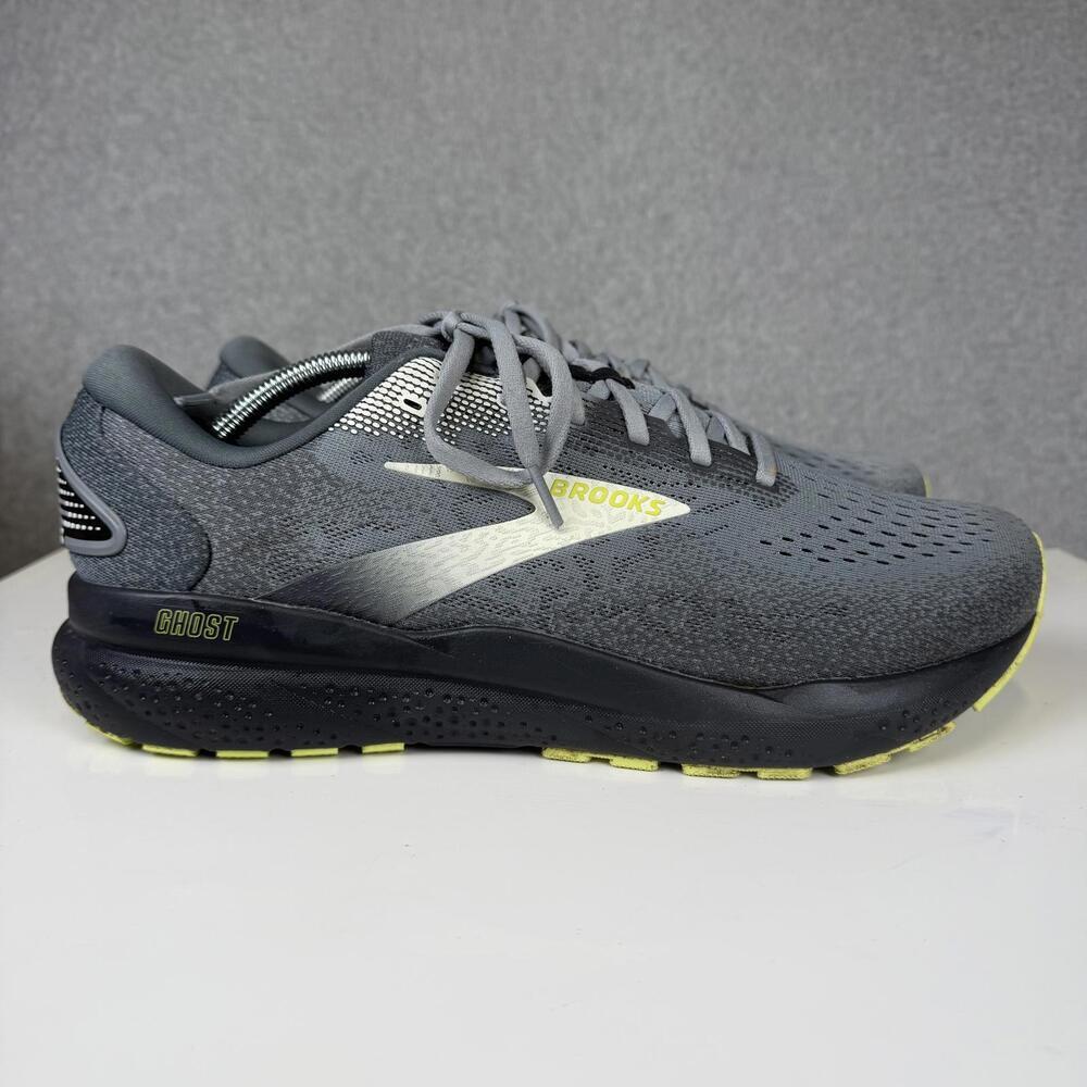Brooks Men’s Ghost16 Neutral Running Shoe size 11.5 Double Wide Primer/Grey/Lime